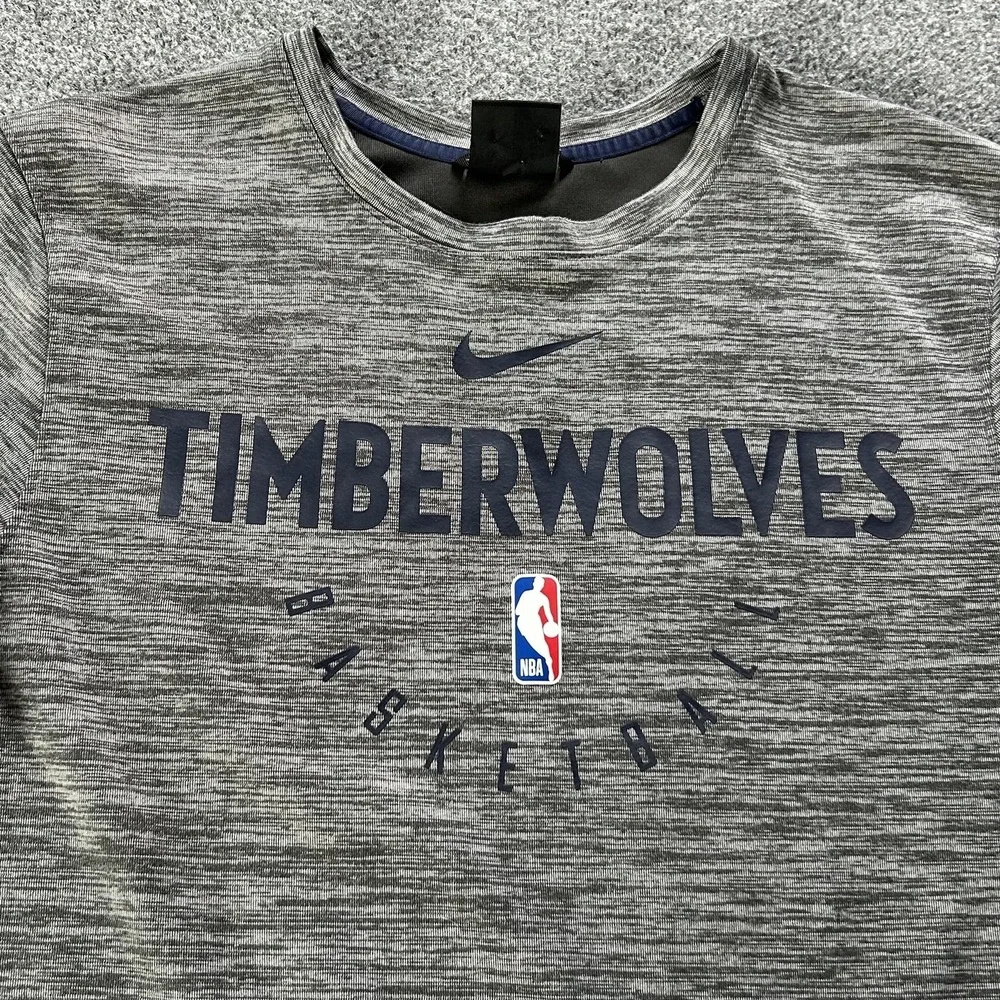Minnesota‎ Timberwolves Sweatshirt Mens Medium Gray NBA Basketball Nike Dri-FIT